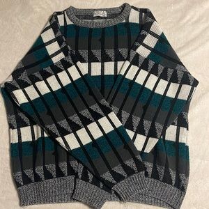 VINTAGE- Area by tag sweater